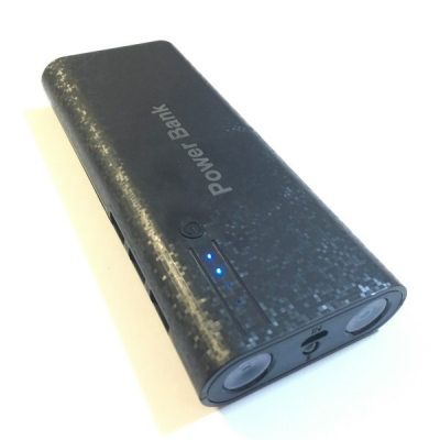 Baterie Externa Power Bank 3 USB, Lanterna LED, Lumina UV 20000