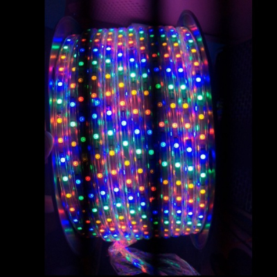 Furtun Luminos SLIM Banda 6000 LEDuri Multicolore Rola 100m VR CL