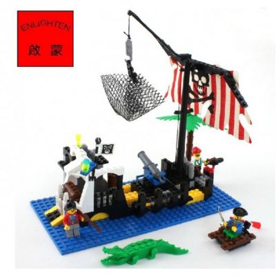 Joc tip Lego Pluta Piratilor Vasul Scufundat Enlighten 302 cu 238 Piese