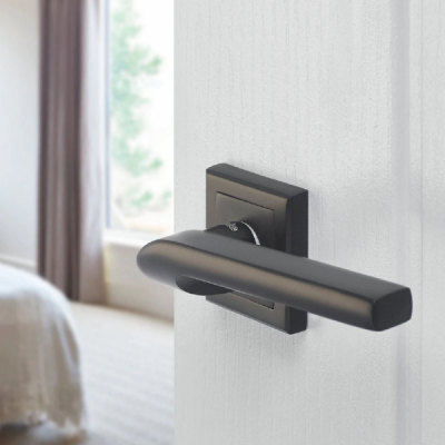 Maner rozeta patrata usa interior Yale Siena aluminiu negru 127x53.5mm MNR7282