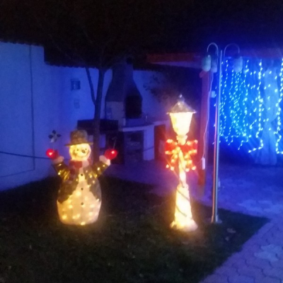 Om de Zapada Luminos Figurina Acril cu Beculete 105cm