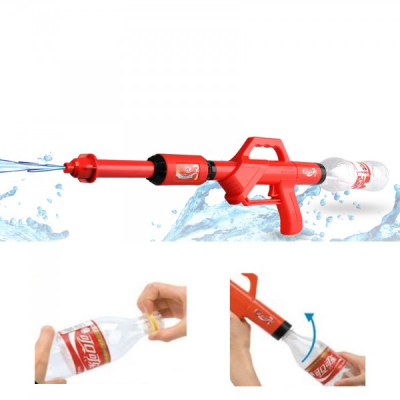 Pusca cu apa sub presiune si sticla pet pe post de rezervor Water Gun