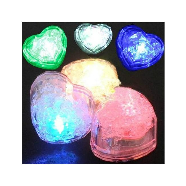 Set 12 Inimioare Luminoase Plutitoare cu LED Hearts Ice Cubes