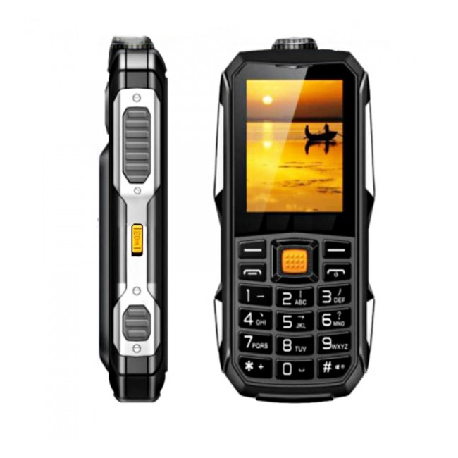 Telefon Mobil Design Militar Dual SIM cu Lanterna, Camera, USB, SD Card